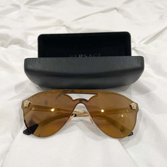VERSACE Sunglasses - Picture 1 of 3